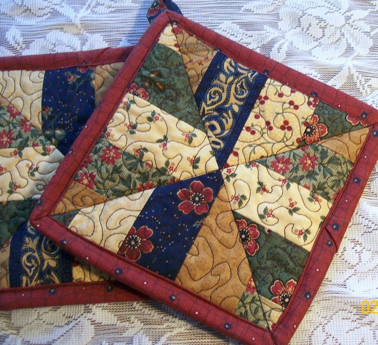 pieced and quilted potholders by debidesigns on etsy