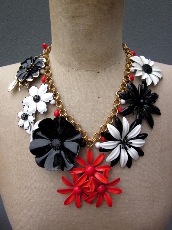 SALE Vintage Necklace Enamel Flower Necklace Flower Power