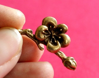 Lead Free 10pcs Antique Bronze Flower Pendants