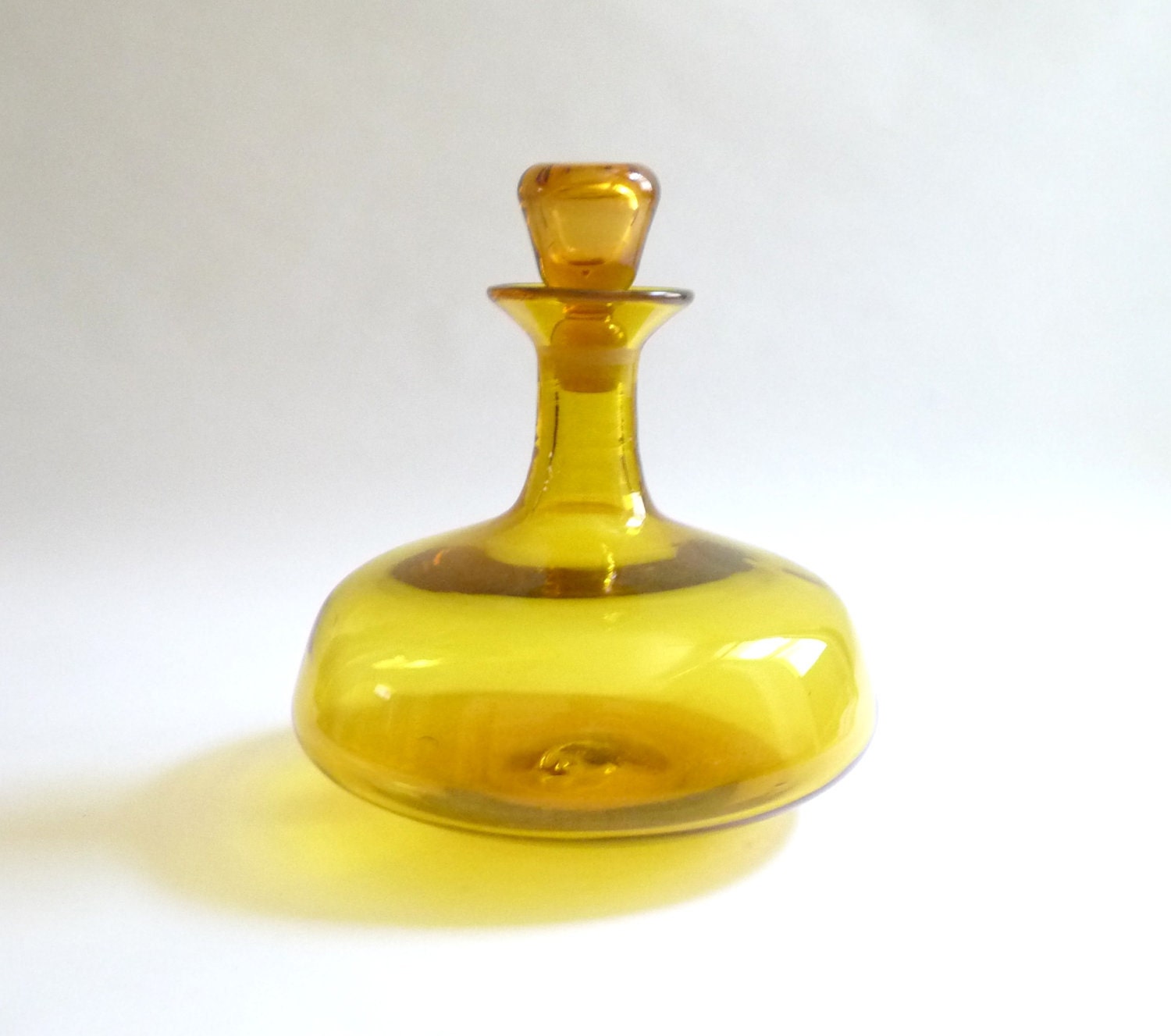 Mid Century Blenko Decanter by Wayne Husted 565 by mascarajones