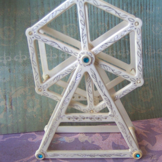 Ferris Wheel Earring Holder