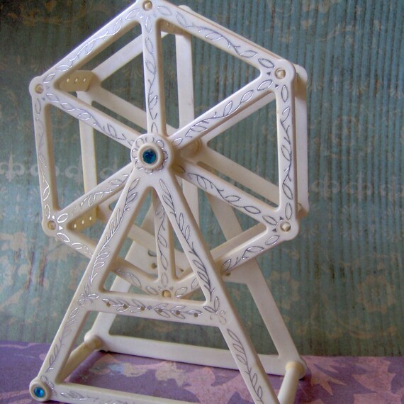 Ferris Wheel Earring Holder