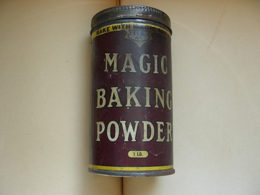 Vintage Magic Baking Powder Tin 1 Lb. Embossed Top Nice.