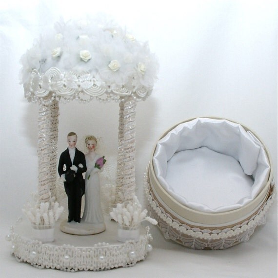 Items similar to Gazebo Wedding cake topper box with