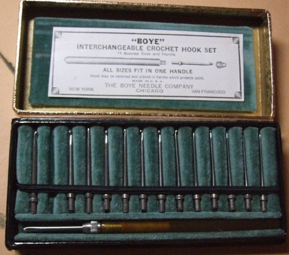 VINTAGE BOYE INTERCHANGEABLE CROCHET HOOK SET