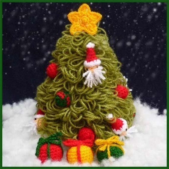 Christmas Tree and Presents Amigurumi Pattern