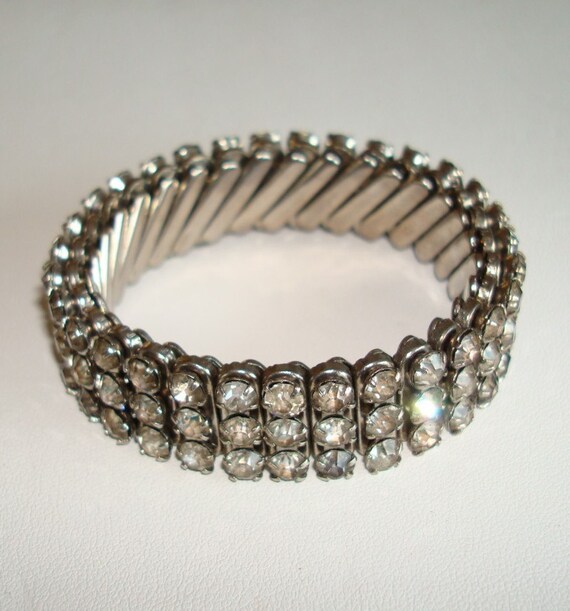 VINTAGE RHINESTONE METAL STRETCH BRACELET