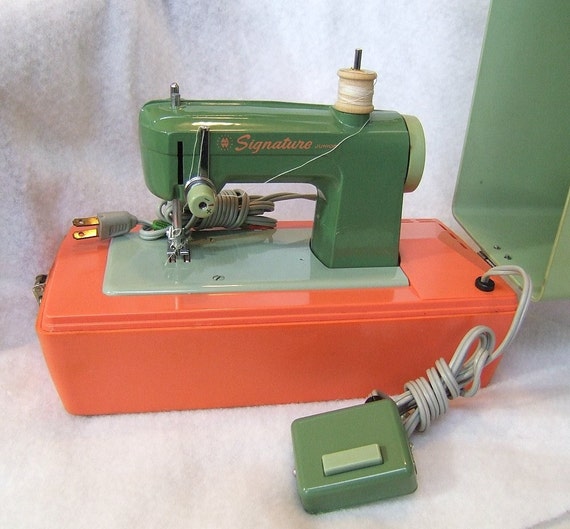 Vintage Montgomery Ward Signature Junior Electric Sewing