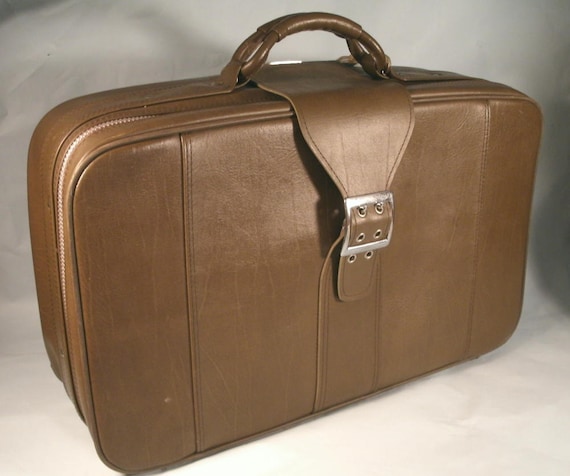 Vintage Samsonite Suitcase Khaki Green with Buckle by madampickay