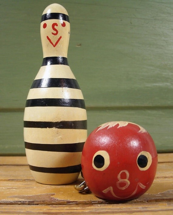 Vintage Novelty Bowling Pin and Ball Place Card Holder MIJ