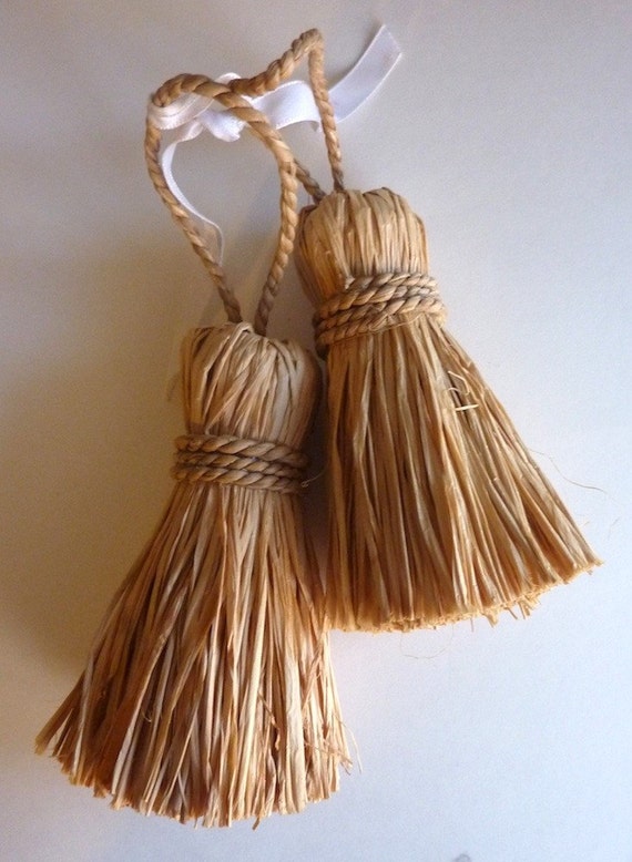 kate 99 with tassel in raffia