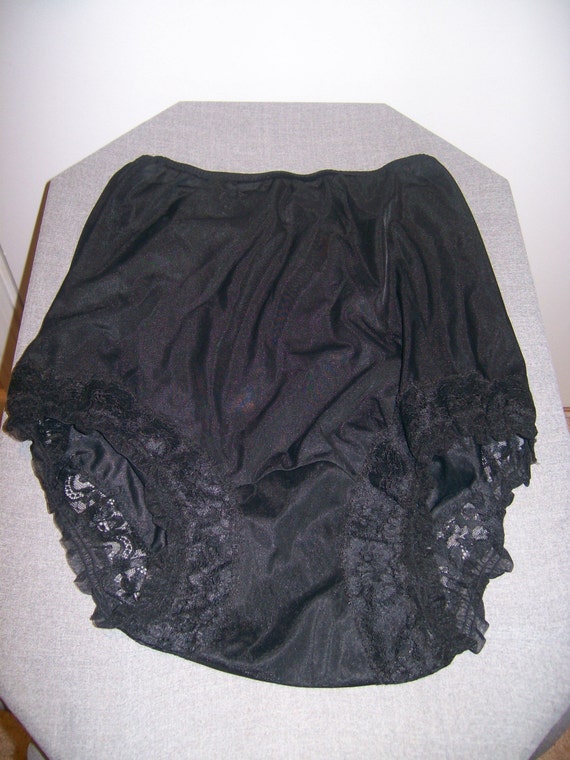 Vintage Pin Up Van Raalte Sheerio Sexy Lacy Black Nylon