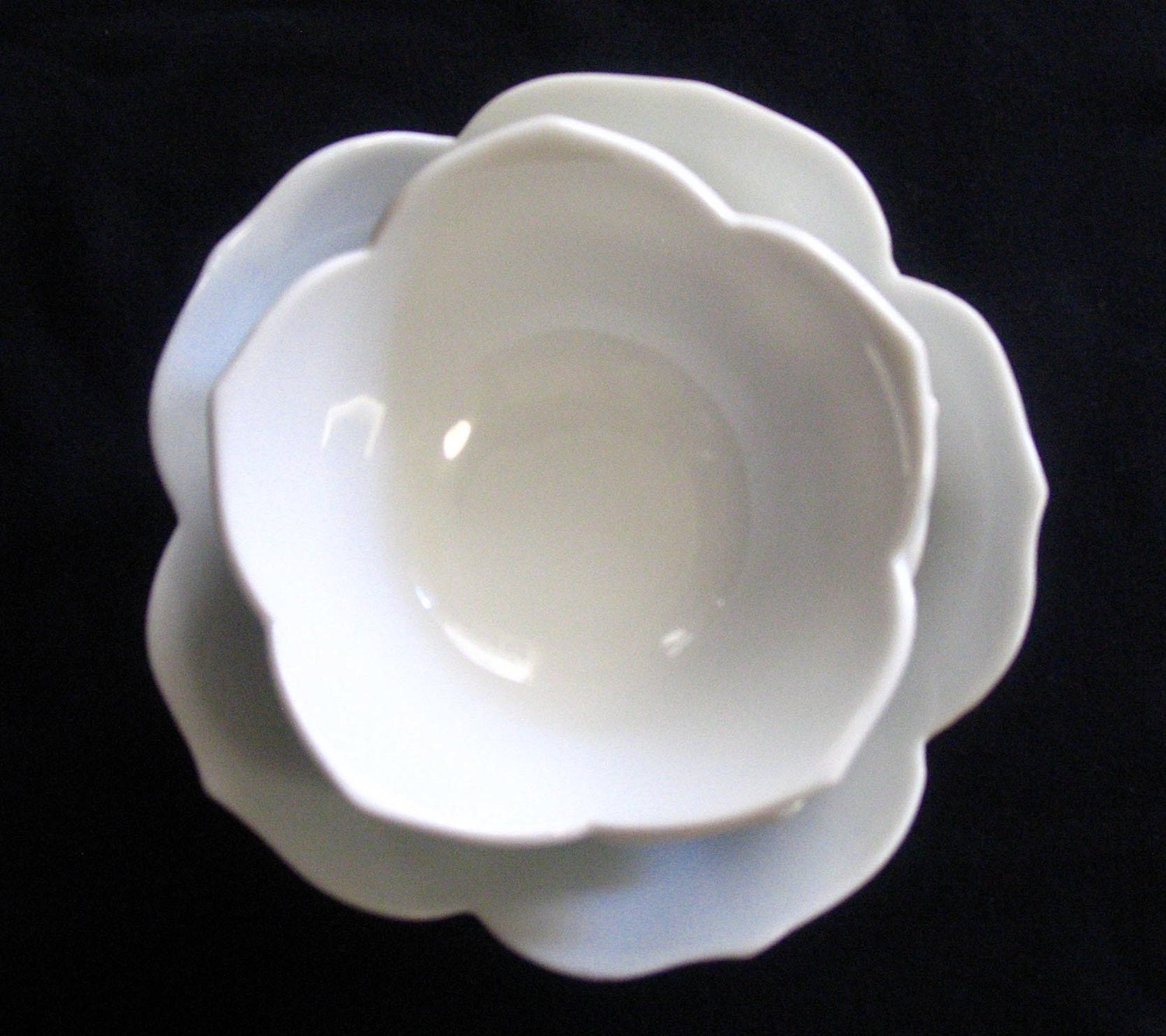 Vintage White Daisy Tulip ShapeBowlsPorcelain Ceramic