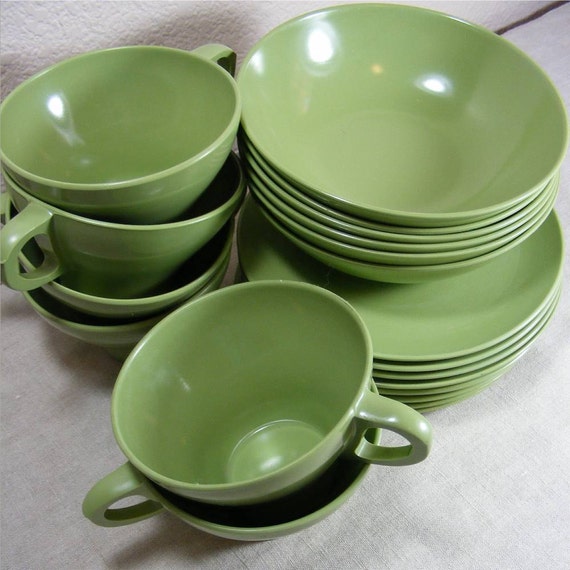 Awsome Avocado Vintage Melmac Dinnerware Dishes by AngiesIris