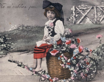 Vintage photo Little Girl in Flower CArt 1907 French postcard carte postale