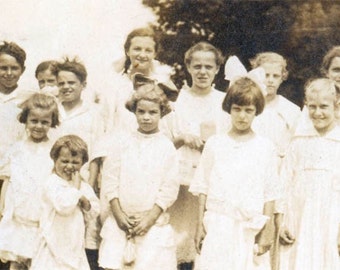 1917 Children School Outing Dressed up original vintage photo