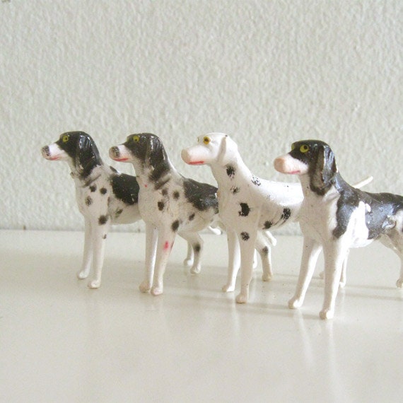 little plastic figurines