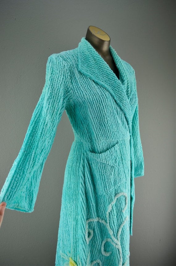 1940s bathrobe