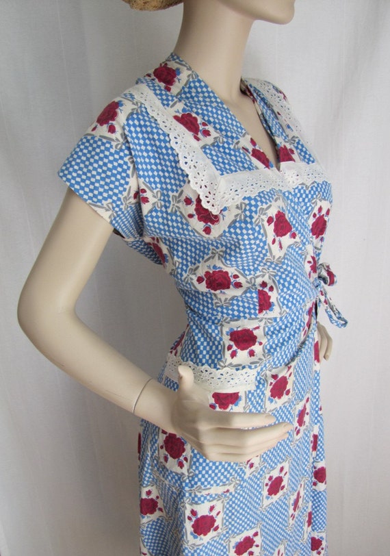 Farmers Wife Vintage 1940s 50s Cotton Floral Dress/ Robe