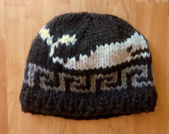 Toque Hat COWICHAN Killer Whale Canadian wool by raincoaststudio