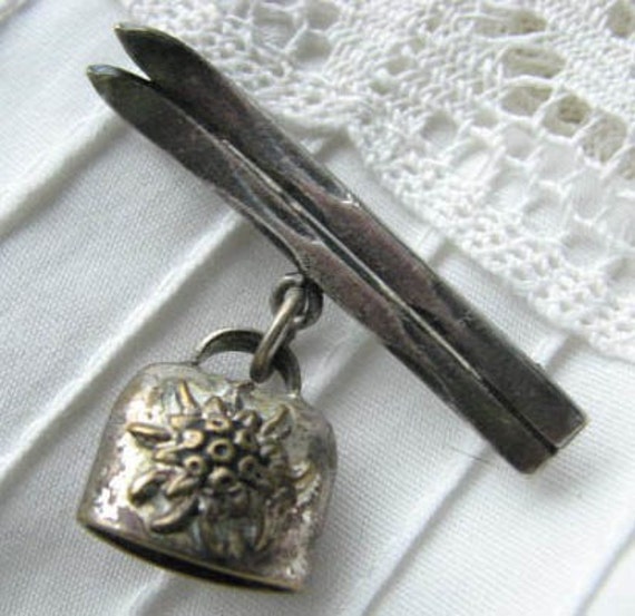 Vintage Alpine Ski Pin