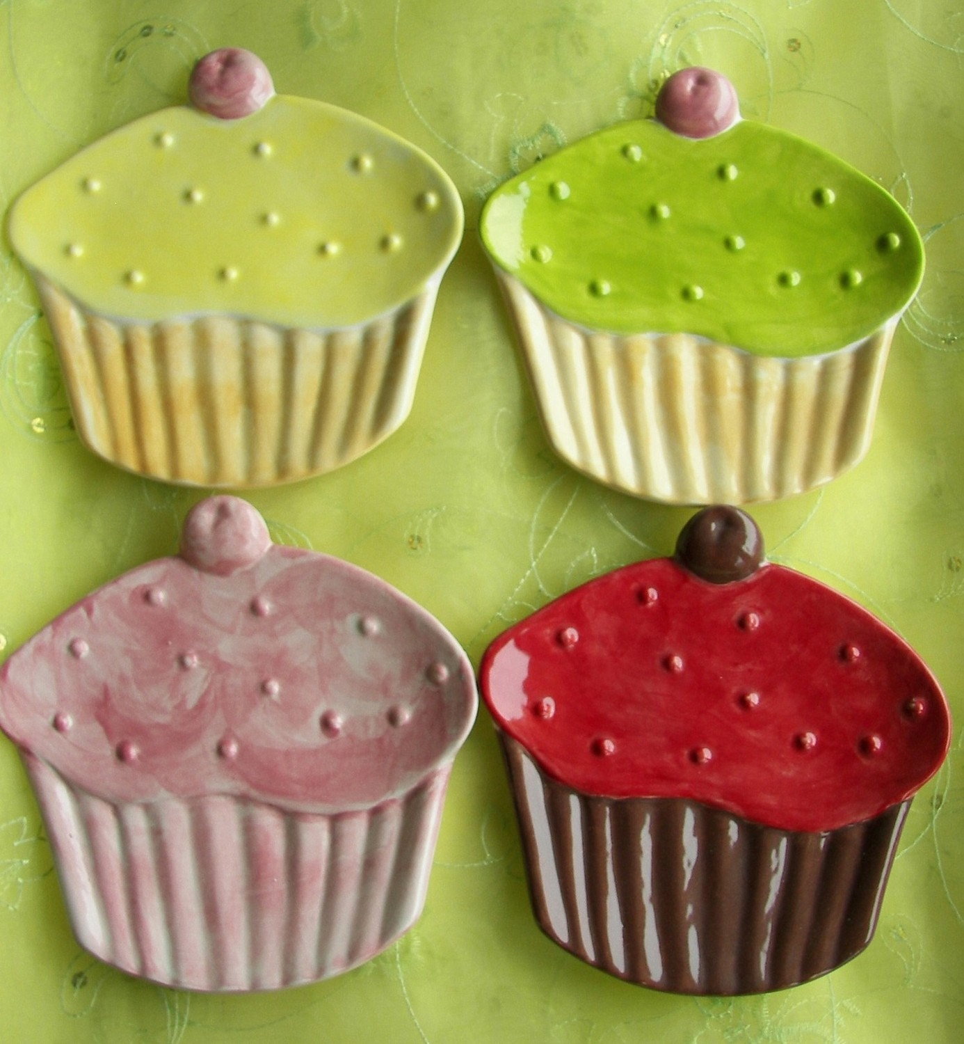 Cupcake plates SET of 4 by Angelheartdesigns on Etsy