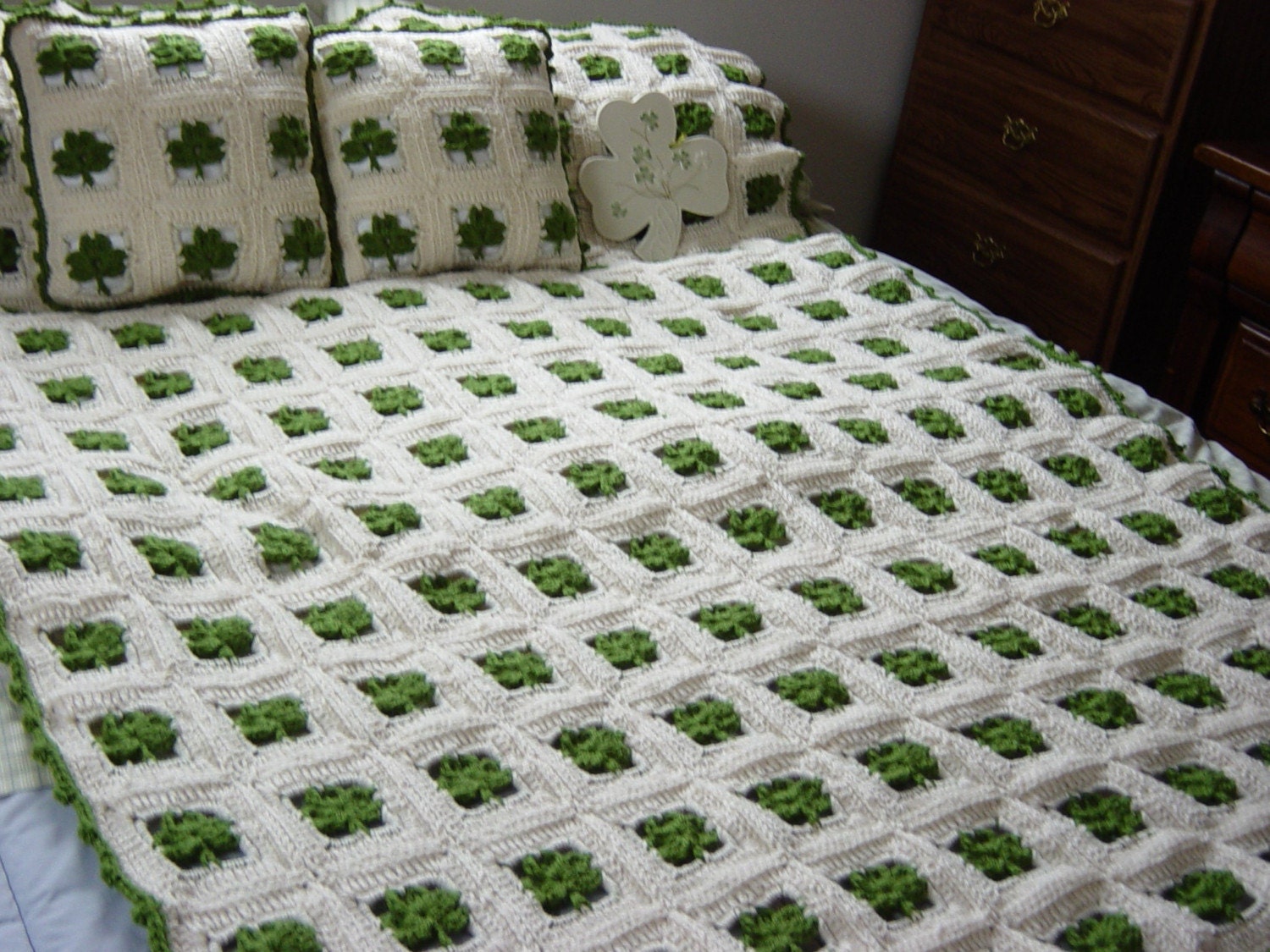SHAMROCK CROCHETED AFGHAN IRISH CELTIC