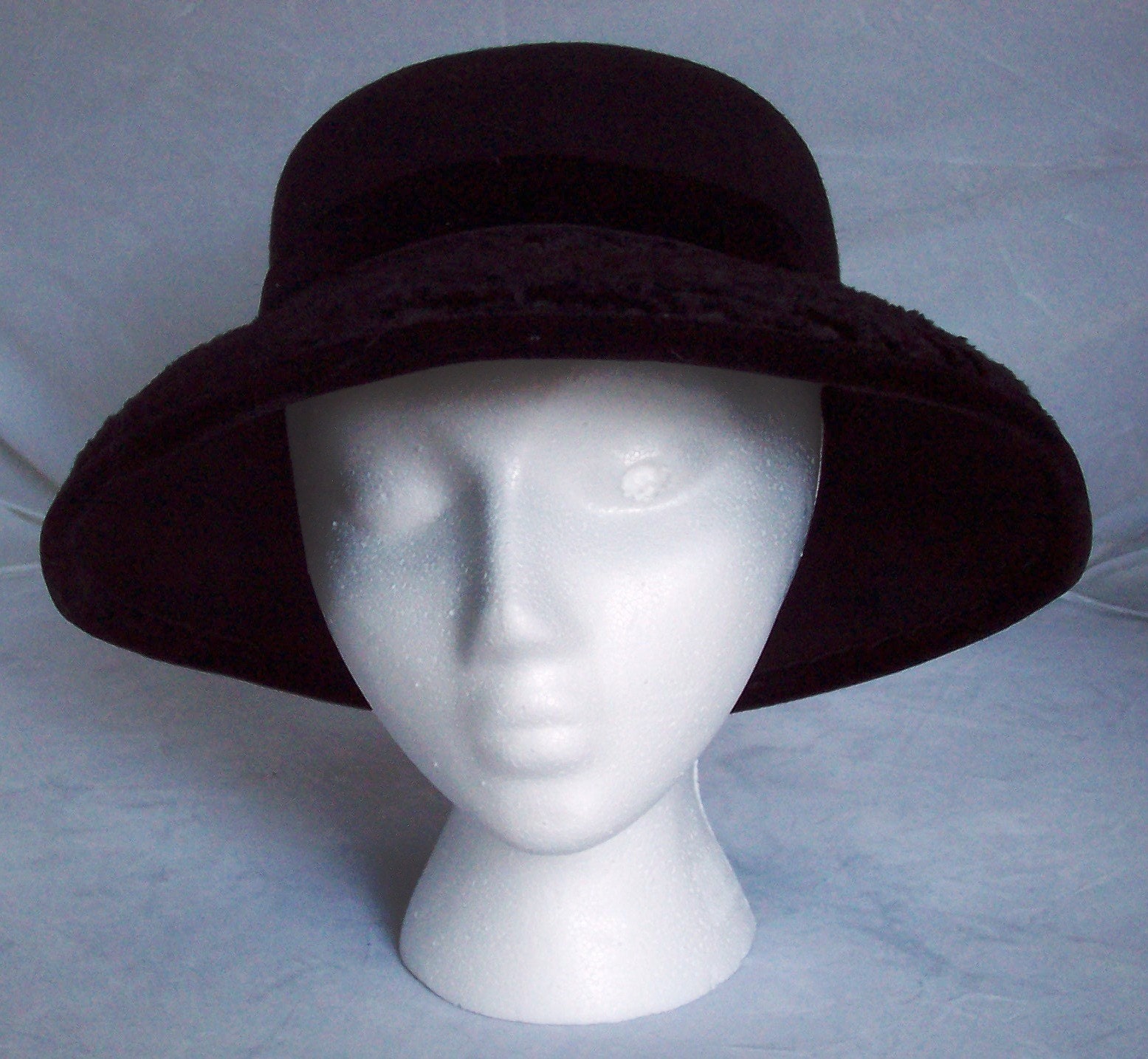 Vintage Ladies Italian Black Wool Hat by Platania 1950's