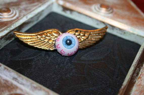 Flying Eyeball Pin Von Dutch style Free Shipping