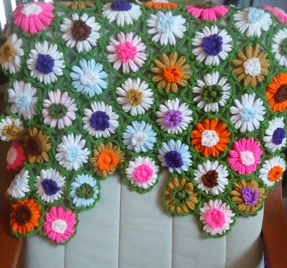 VINTAGE Handmade Daisy AFGHAN by BabylonSisters on Etsy