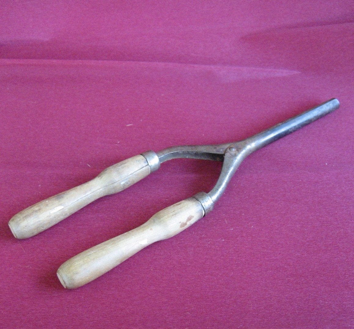 Antique Vintage 1920's Curling Iron with wood handle