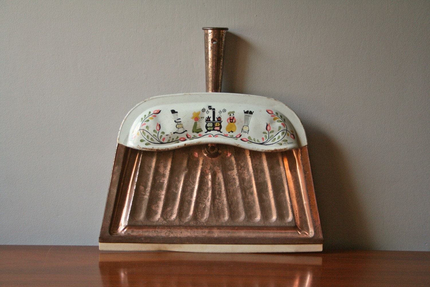 Vintage Metal Dustpan Folksy Motif