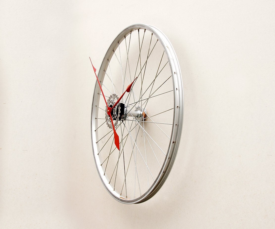 Clock made from a Recycled Bike Wheel