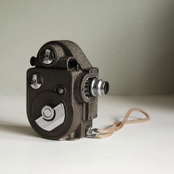 Vintage 1940s Revere Eight Model 88 Movie Camera