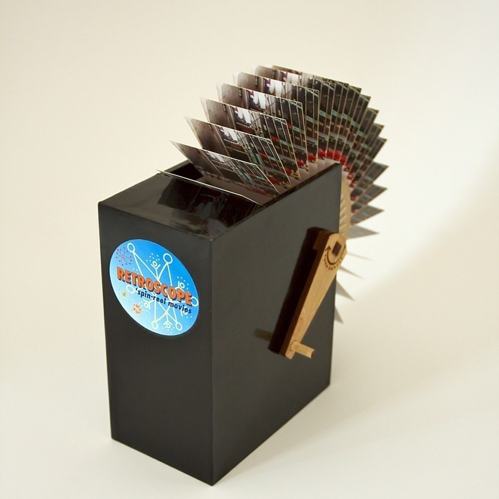 Retroscope A flip book movie that goes round and round