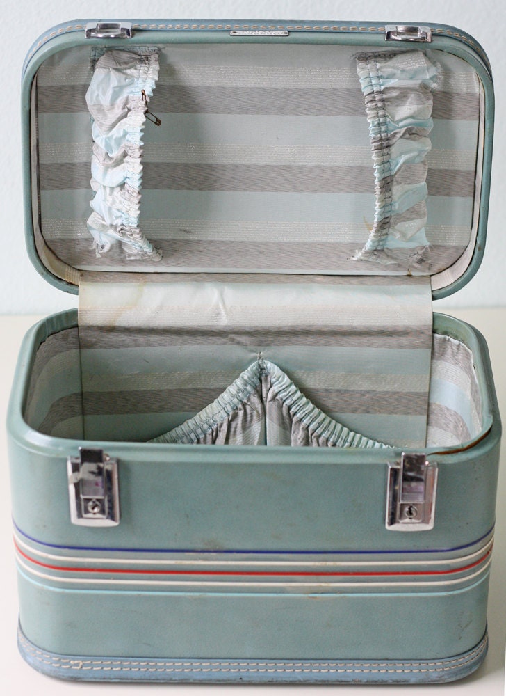 Vintage Train Case Amelia Earhart brand luggage