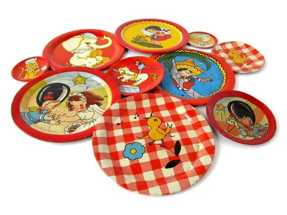 Really Red An Instant COLLECTION of TIN Toy SAUCERS Set of