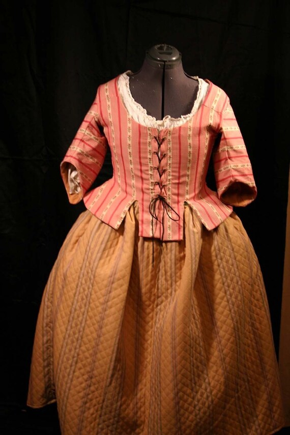 colonial short gown