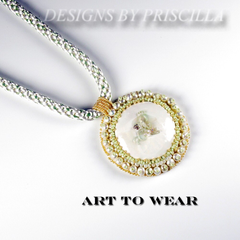 Embroidery art pendant necklace ivory flowers necklace Embroidery art pendant necklace ivory flowers necklace