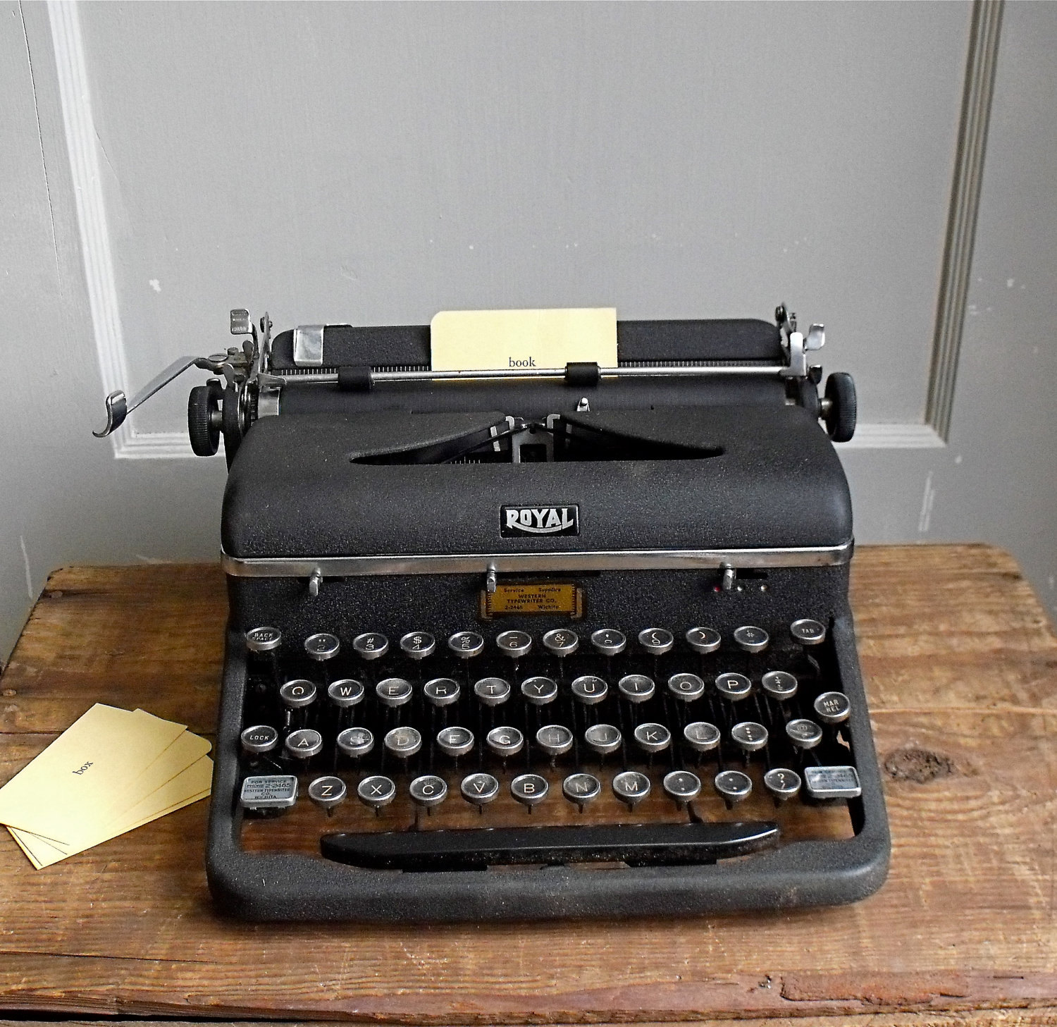 Vintage Typewriter Royal Quiet Deluxe 1940s