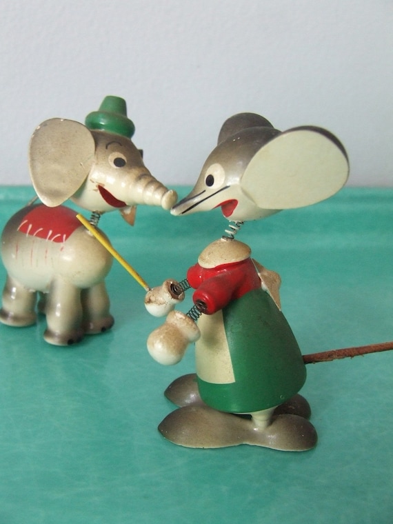 Pair Wooden Vintage Bobble Head Toys Goula Spring Mouse