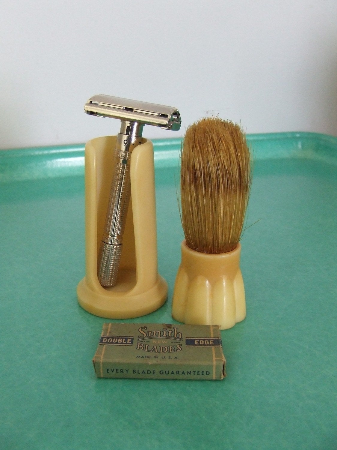 Mens Vintage Shaving KIT Razor Brush Stand Gillette FAT BOY