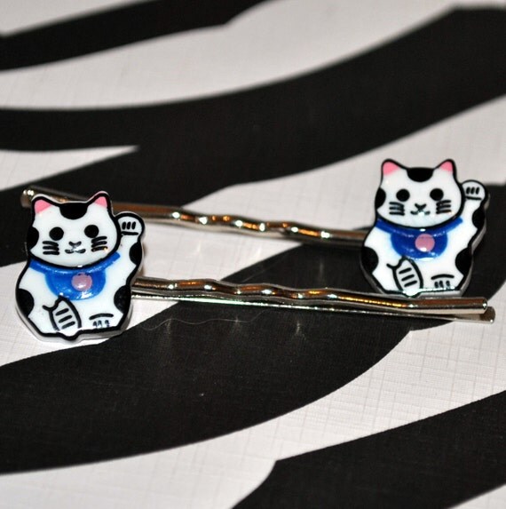 Japanese Cat Maneki Neko Bobby Pins by DamesJewelryBox