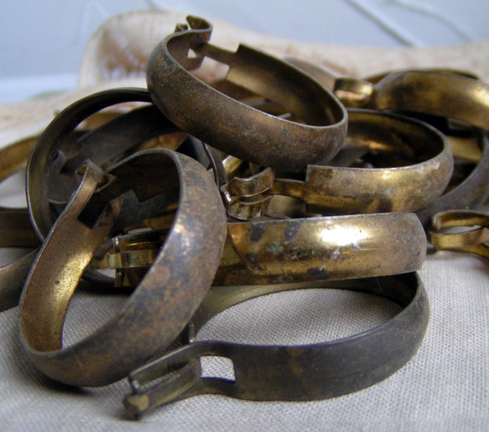 Vintage Tarnished Brass Rings. 25 A Tarnished Ring On A Tarnished Chain