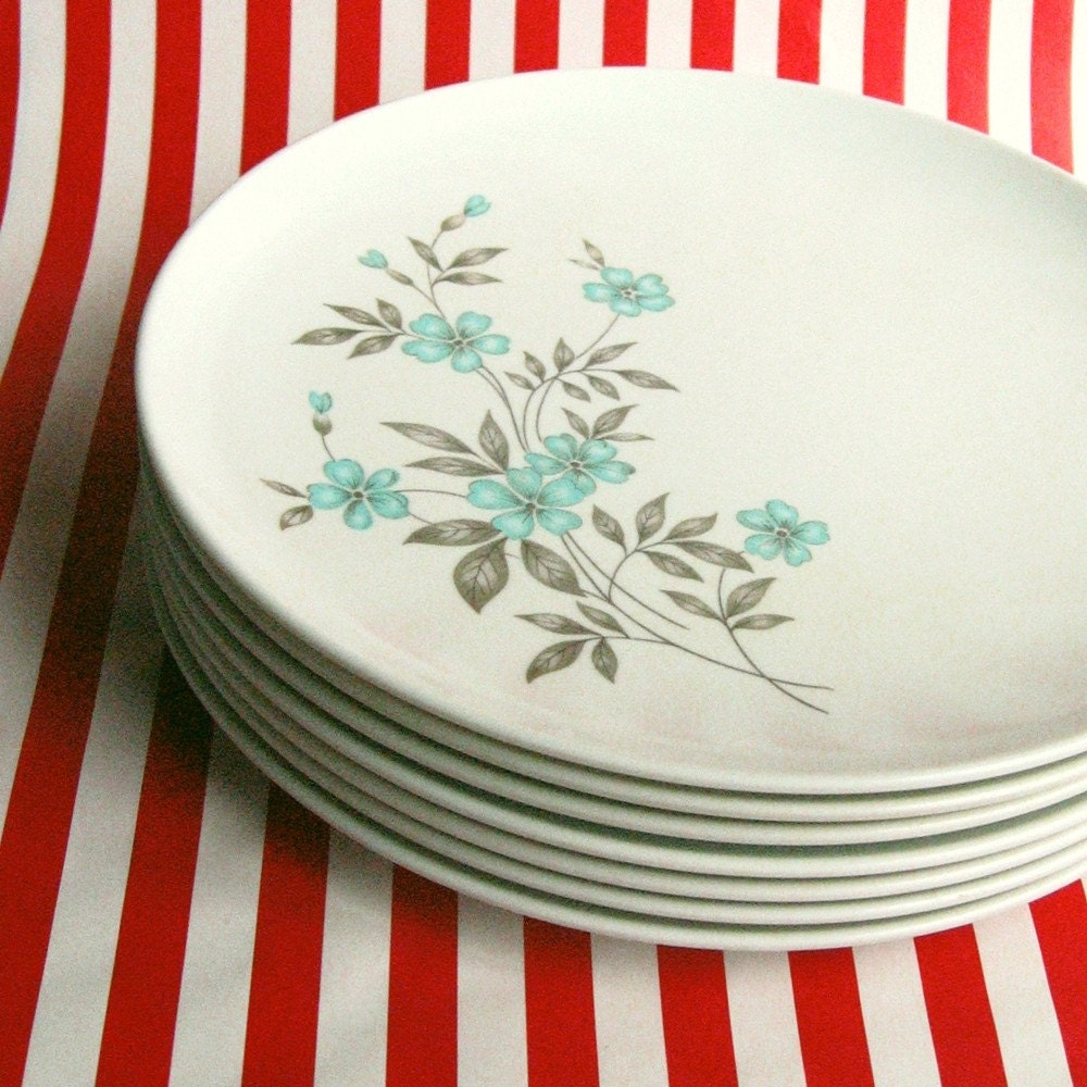 7 Texas Ware Dinner Plates.....Aqua Flowers Melamine No.G3