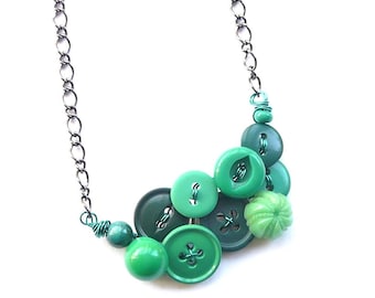 Button Necklace - Vintage Button Jewelry - Small Necklace in Kelly Green Buttons