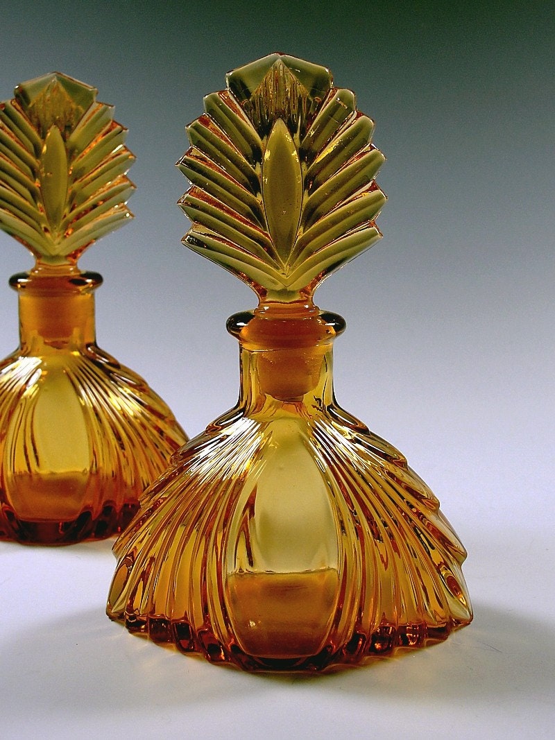 Vintage 1920s Pair Art Deco Perfume Bottles New Martinsville