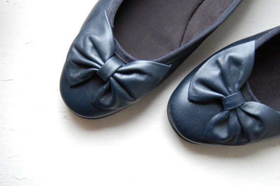 Vintage Navy Leather Sam and Libby Bow Ballet by shopambrosia