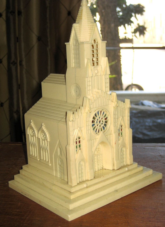 Vintage 1950's Model Church Cathedral Creme Plastic