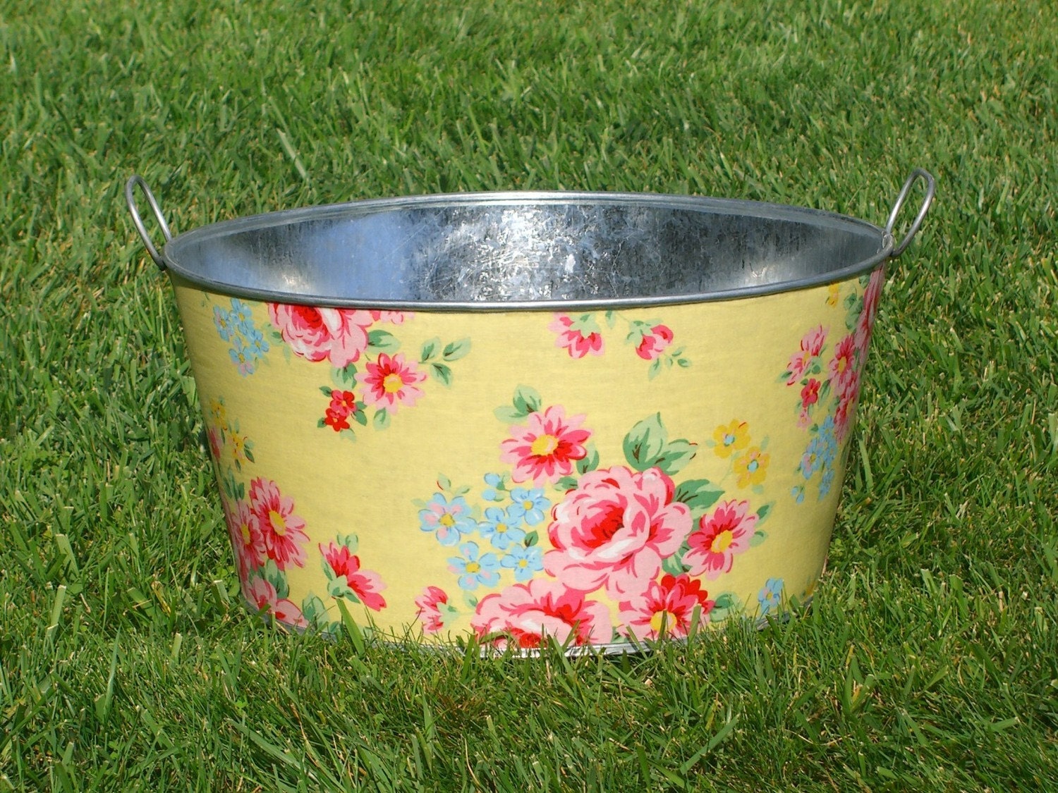 Drink and Beverage Tub Large Round Galvanized Party Tub Yellow